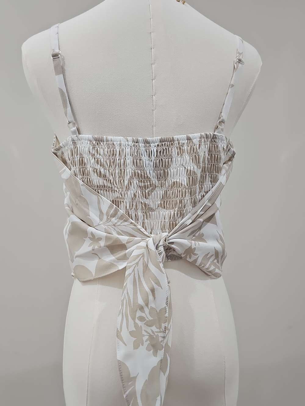 B-wear Tropical Palm Leaf Top Size M Beige White Tie Back Smocked Bandana Hem